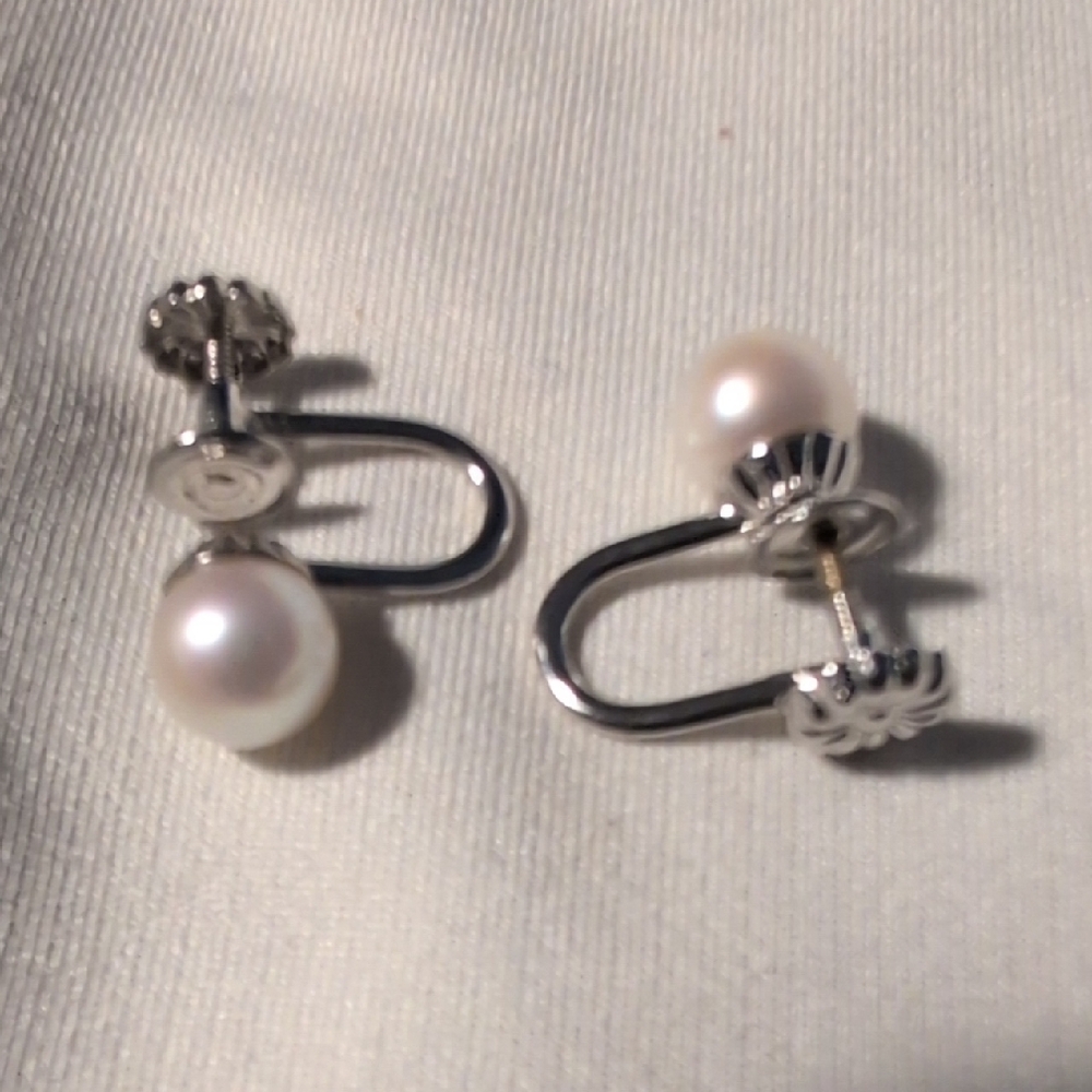 Timeless Silver and White Pearl Earrings